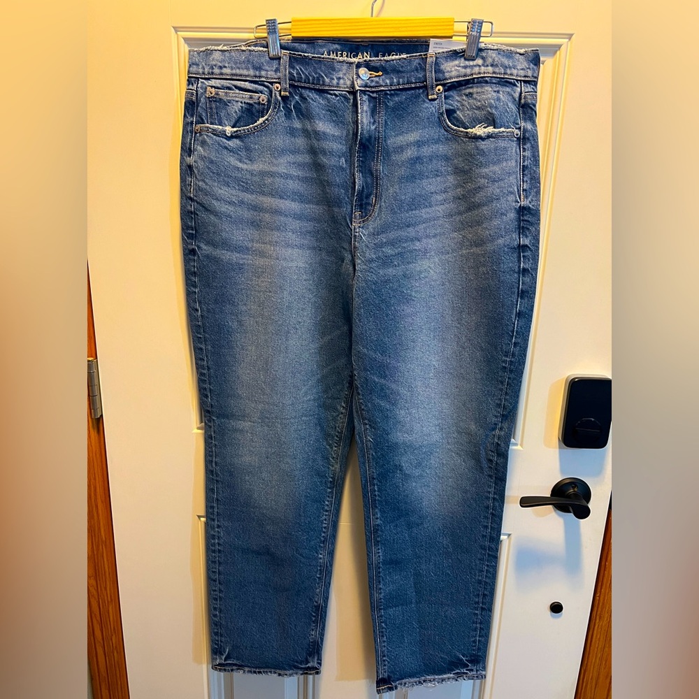AE Super High Rise Straight Jeans NWT
